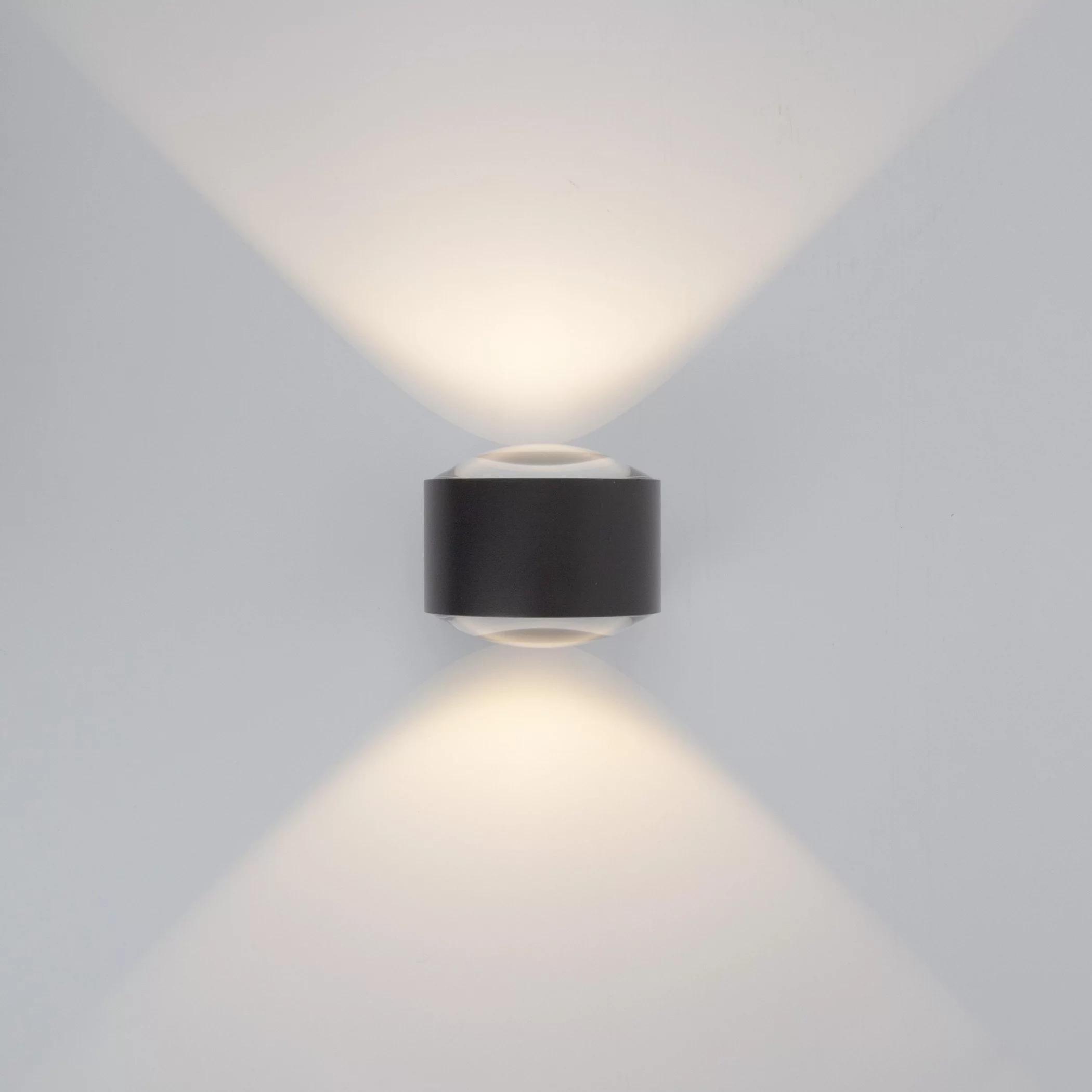 Spot mural Scope Noir de haut en bas KS 8714732787406