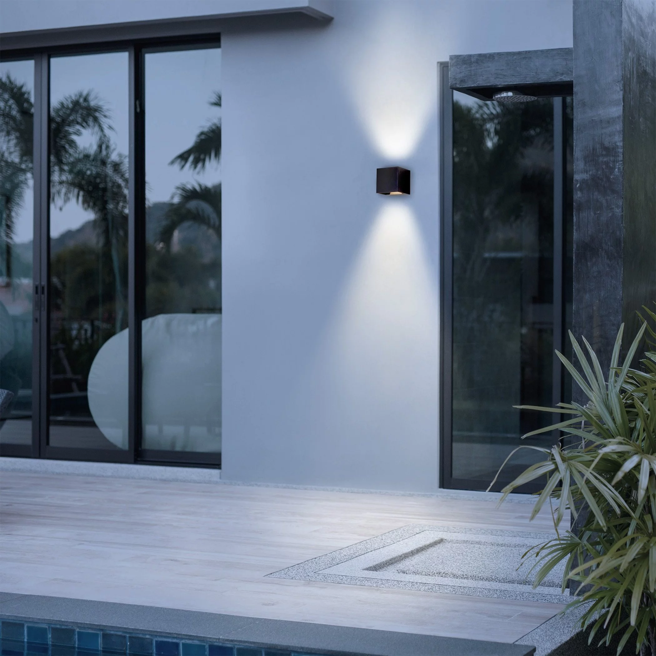 Spot mural Reach Noir de haut en bas KS 8714732785600