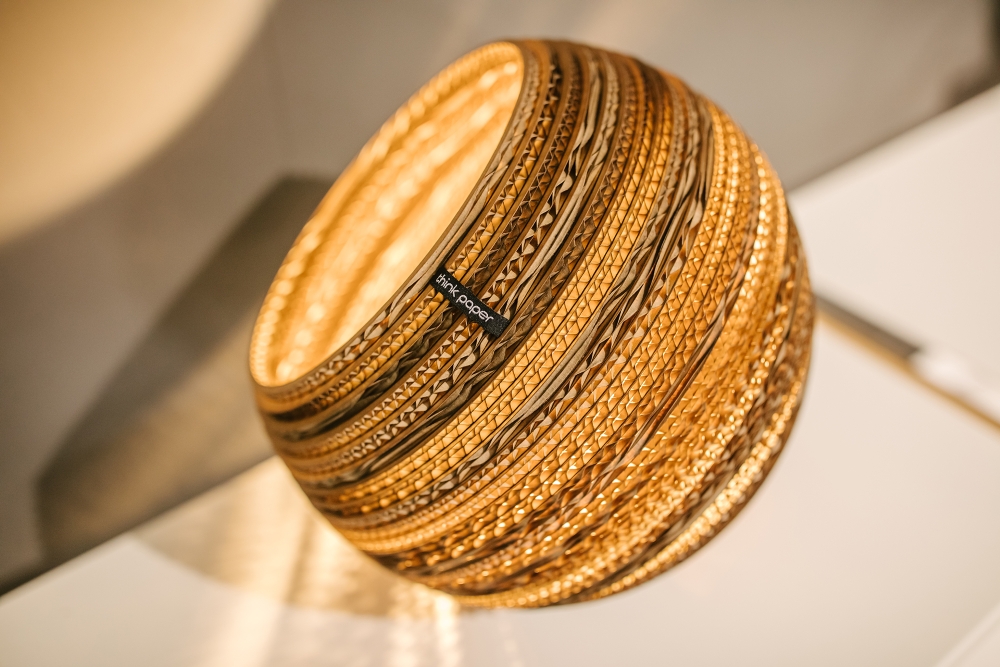 Globe 440 Lampe de table en carton Ø 44cm Think Paper 8720165407132