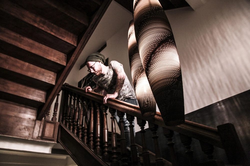 Skinny 290 Lampe pendante en carton Ø 29cm Think Paper 8720165407347