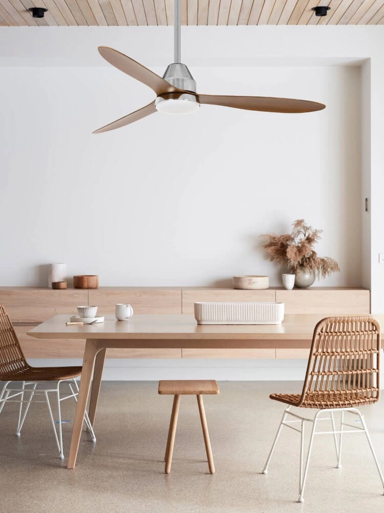 Ventilateur de plafond bois avec lampe Whitehaven Ø 143cm IP55 Beacon 9333509136484