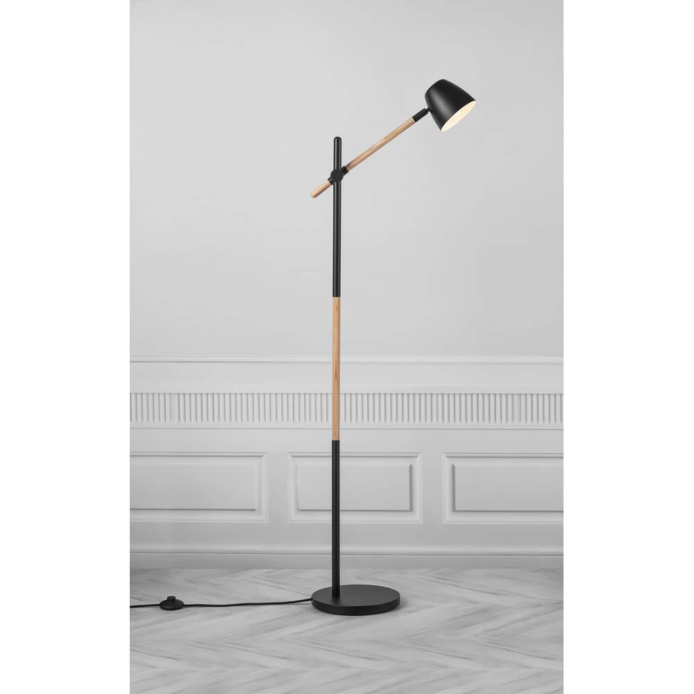 Lampadaire Theo noir avec bois Nordlux 5704924005701