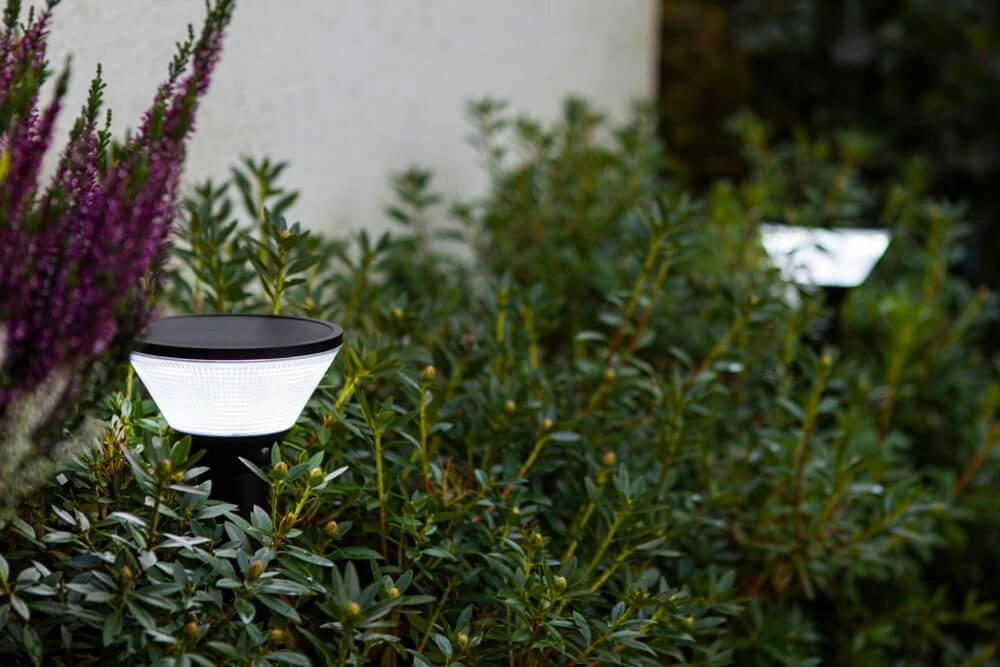 Lampe de jardin solaire Karlo intelligent Lutec 6939412070582