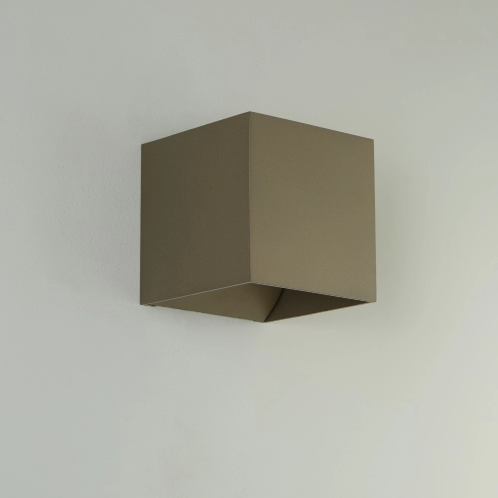 Spot monté en surface Newton Haut et Bas Brun Searchlight 5053423285214