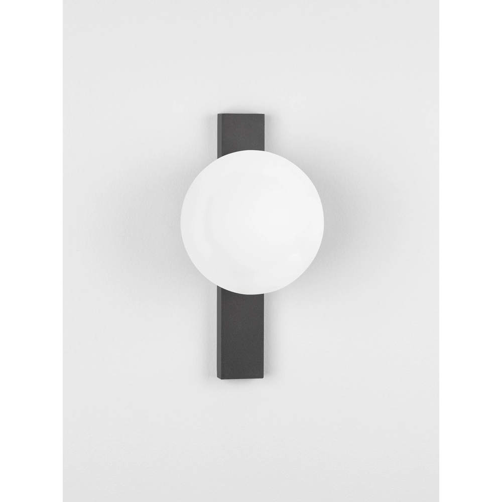 Lampe murale unique Remi Noir avec sphère blanche Lyora 5212017494467