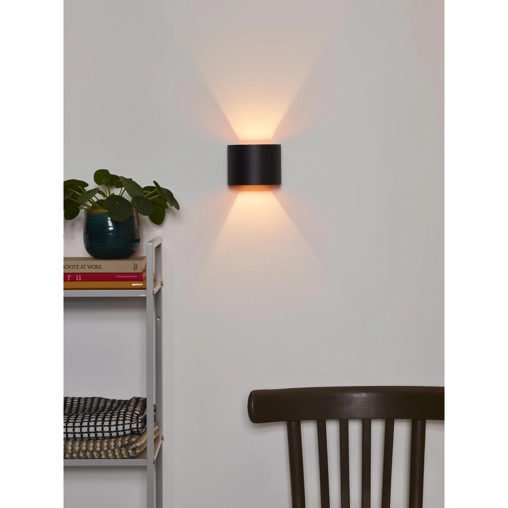 Tache de mur arrondi Xio 2700K noir Lucide 5411212092007