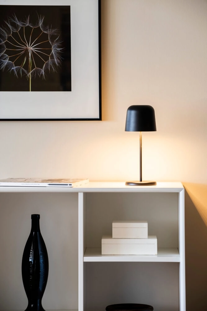 Lampe de table rechargeable Biot noir avec capuchon amovible KonstSmide 7318307845754