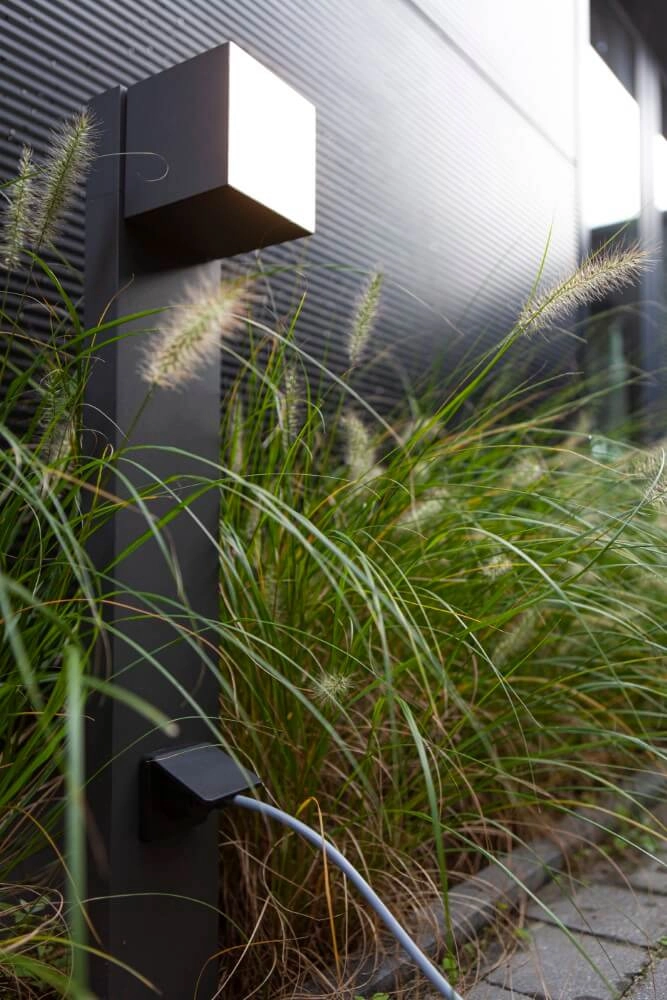 Éclairage de chemin design Cuba avec prise Lutec 6939412070278