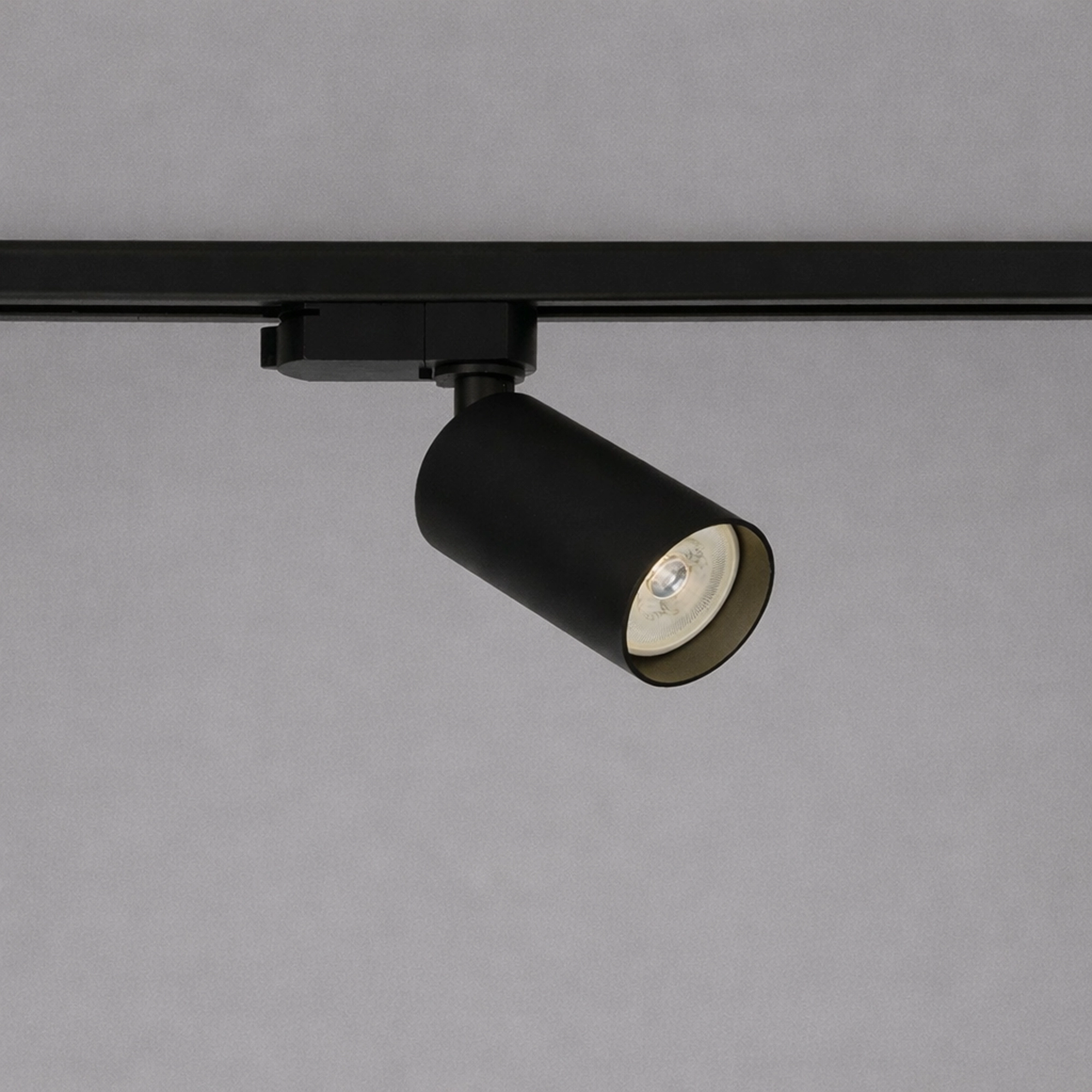 Spot ferroviaire TraQ Orion Noir Lyora 5053423317045