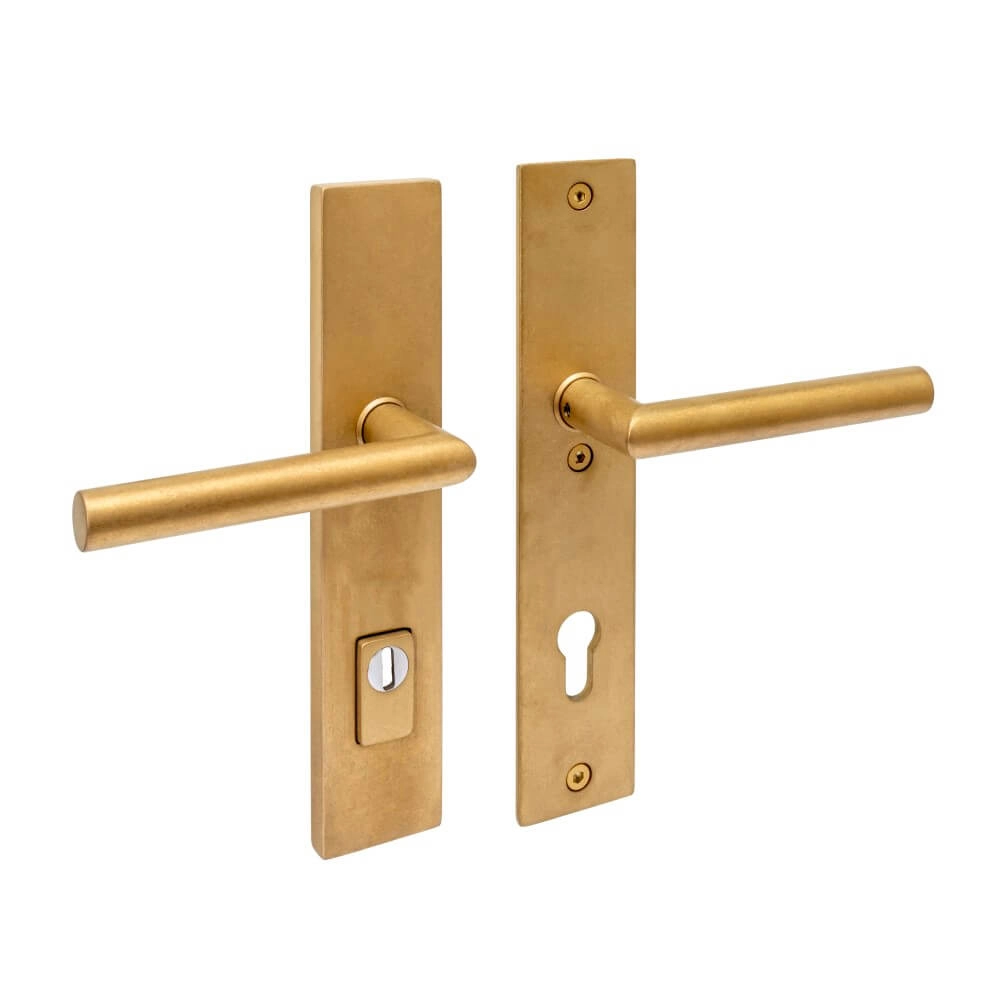 Quincaillerie de porte dérobée Jura PC 92mm laiton culbuté