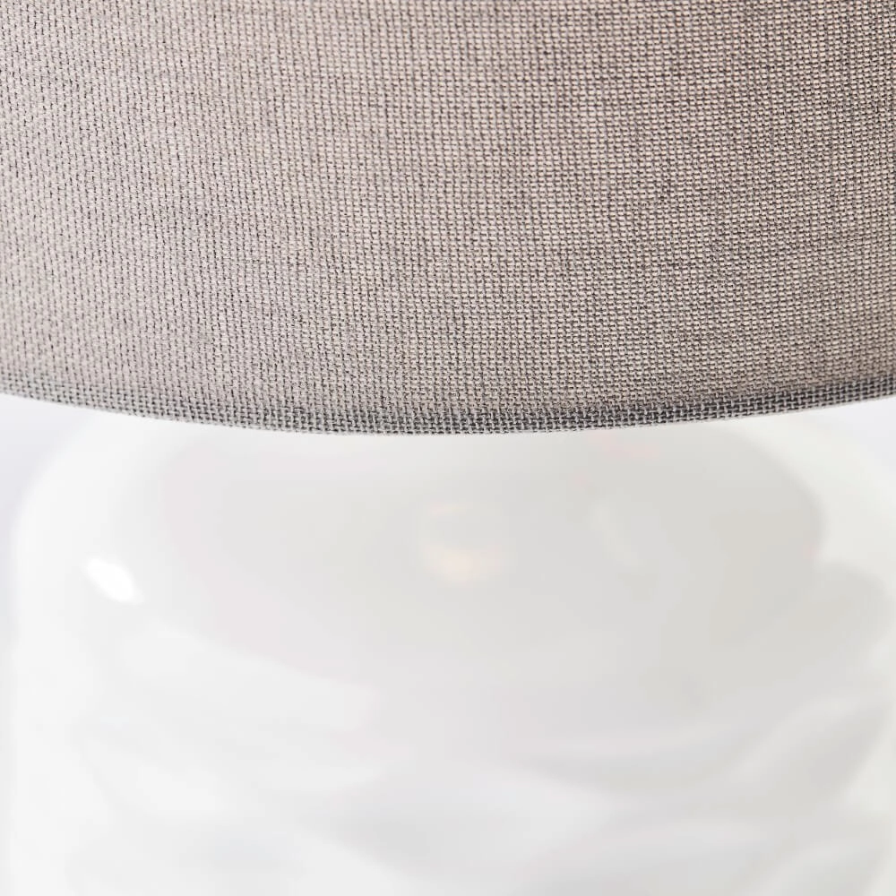 Lampe de table Ilysa blanc avec du gris Brilliant 4004353412370