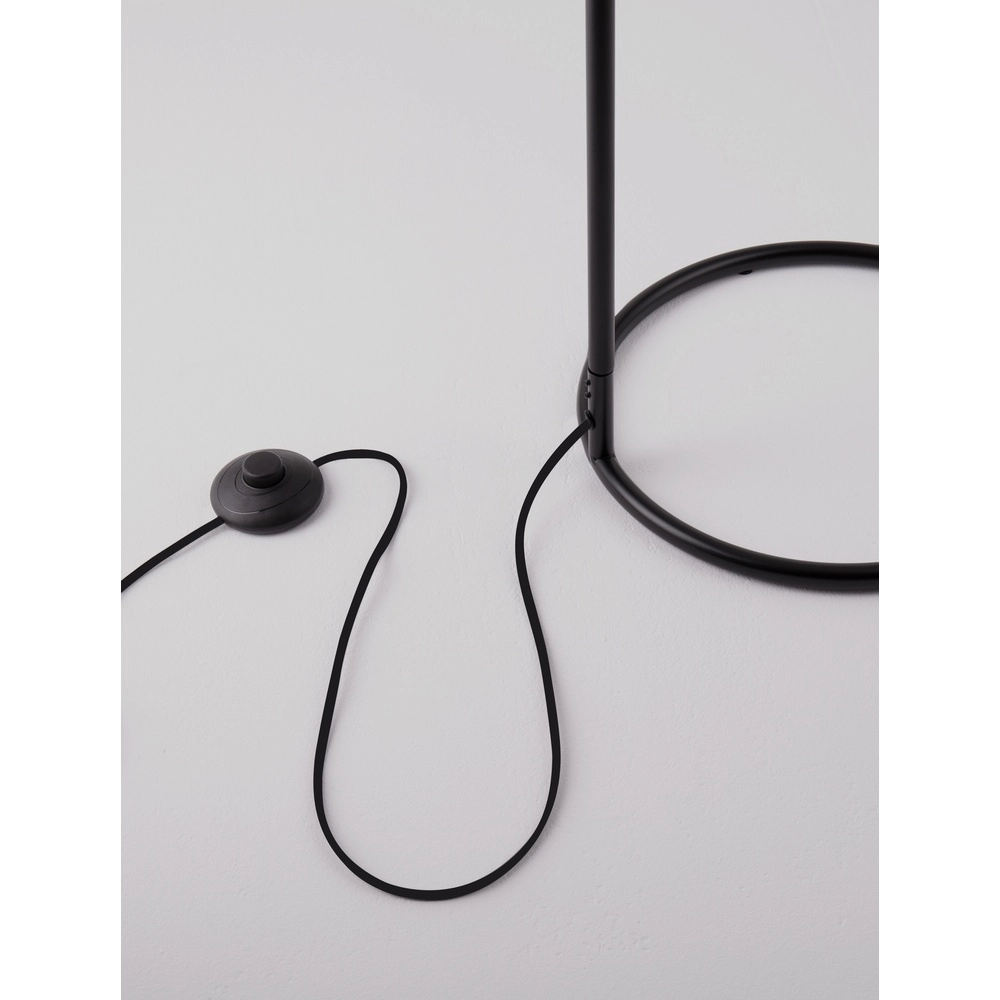 Lampadaire Intra noir avec capuchon en bambou Lyora 5212017454836