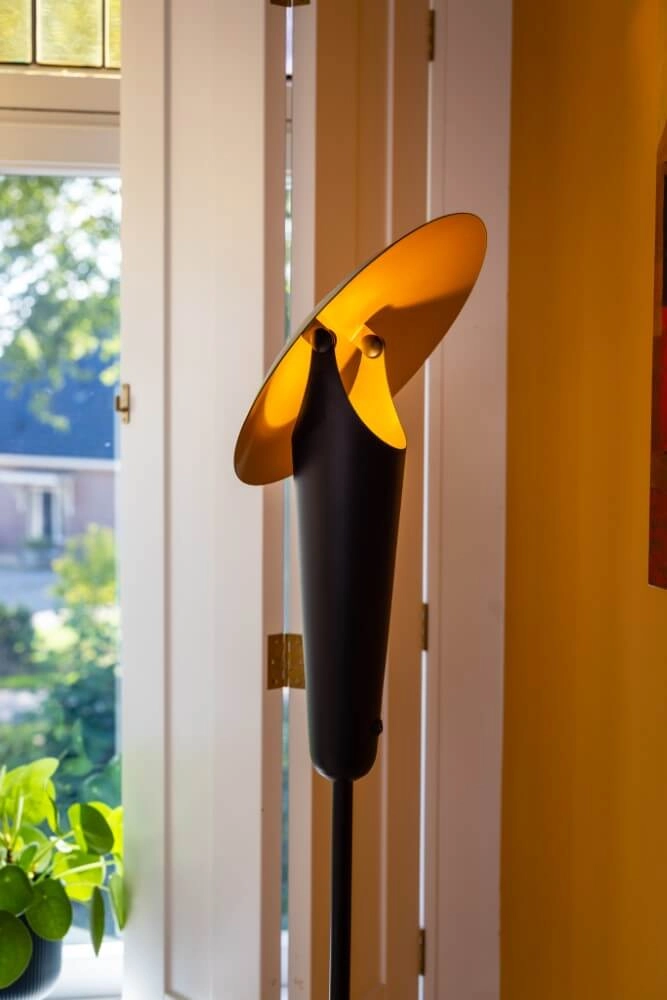 Lampadaire moderne The Britt noir avec de l'or ETH 8720195304449