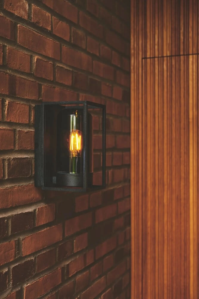 Lampe d'extérieur noire Griffin avec fenêtre anti-fumée Nordlux 5704924010781