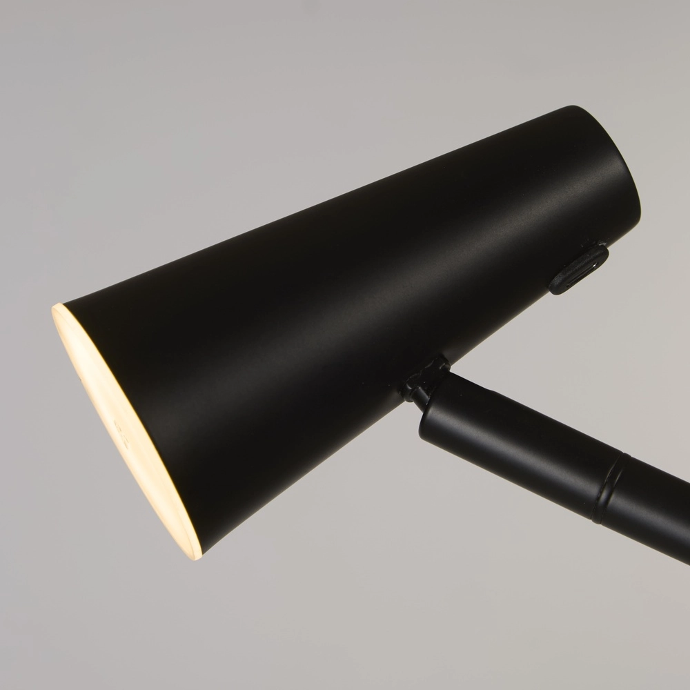 Lampadaire Rechargeable noir Searchlight 5053423298627