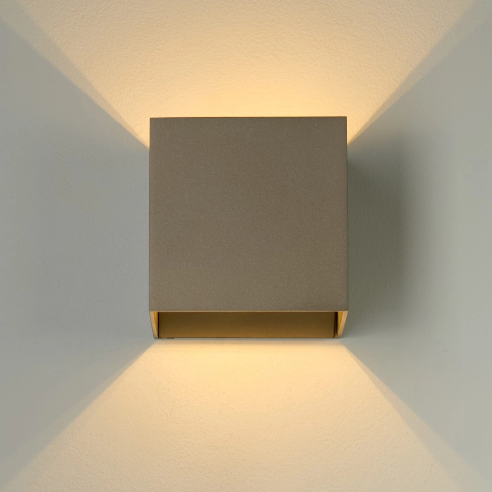 Spot monté en surface Newton Haut et Bas Brun Searchlight 5053423285214