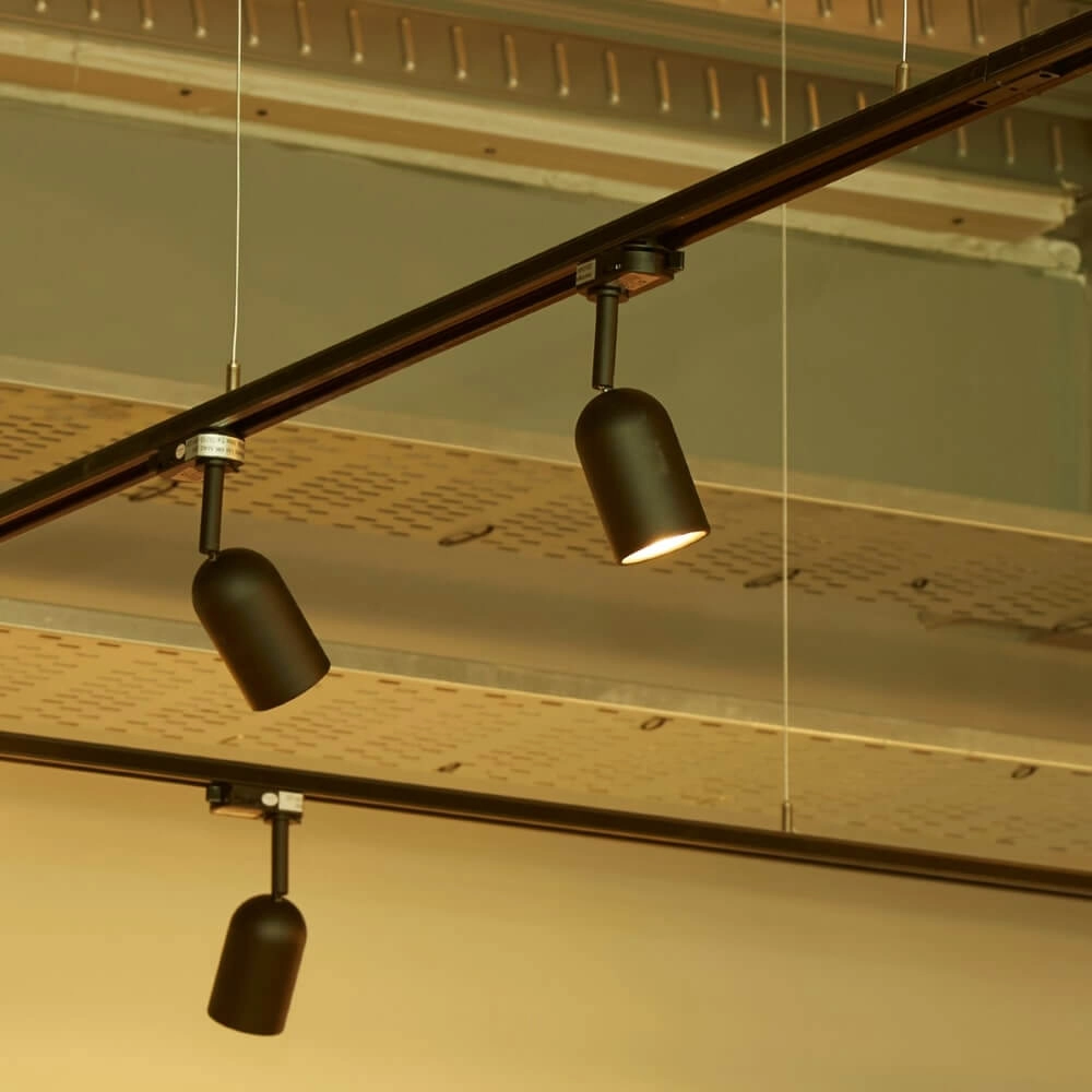 rail de 2 mètres TraQ noir Lyora