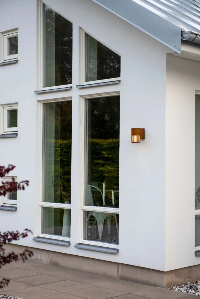 Applique murale design Pistoia Brun rouille avec verre blanc KonstSmide 7318303579721