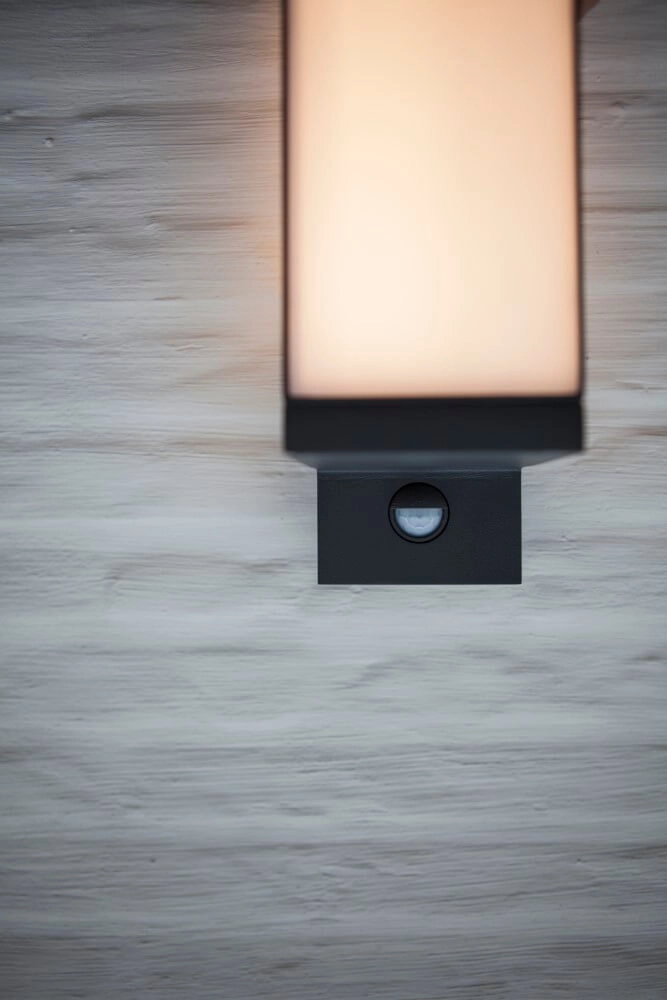 Applique Cuba anthracite avec capteur Lutec 6939412011998