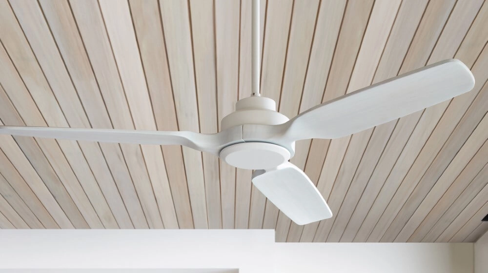 Ventilateur de plafond bois blanc Shoalhaven Ø142cm Beacon 9333509136576