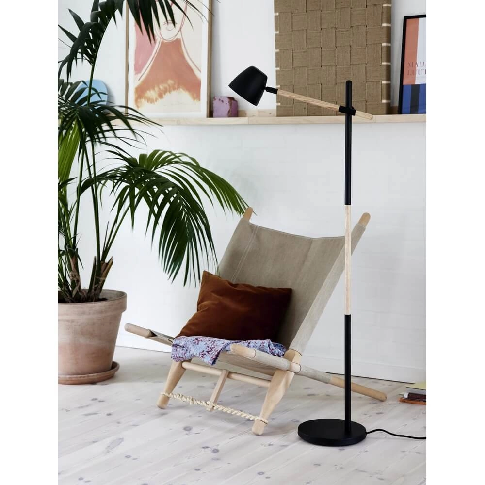 Lampadaire Theo noir avec bois Nordlux 5704924005701
