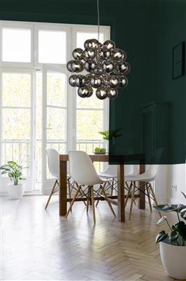 Lampe suspendue Verre Berry Globe 27 lumières noir avec verre fumé Searchlight 5053423189550
