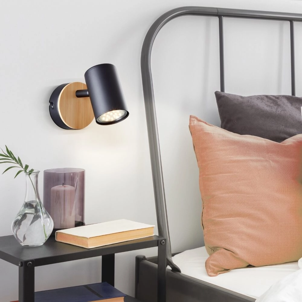 Applique Niels noir avec du bois Brilliant 4004353410192