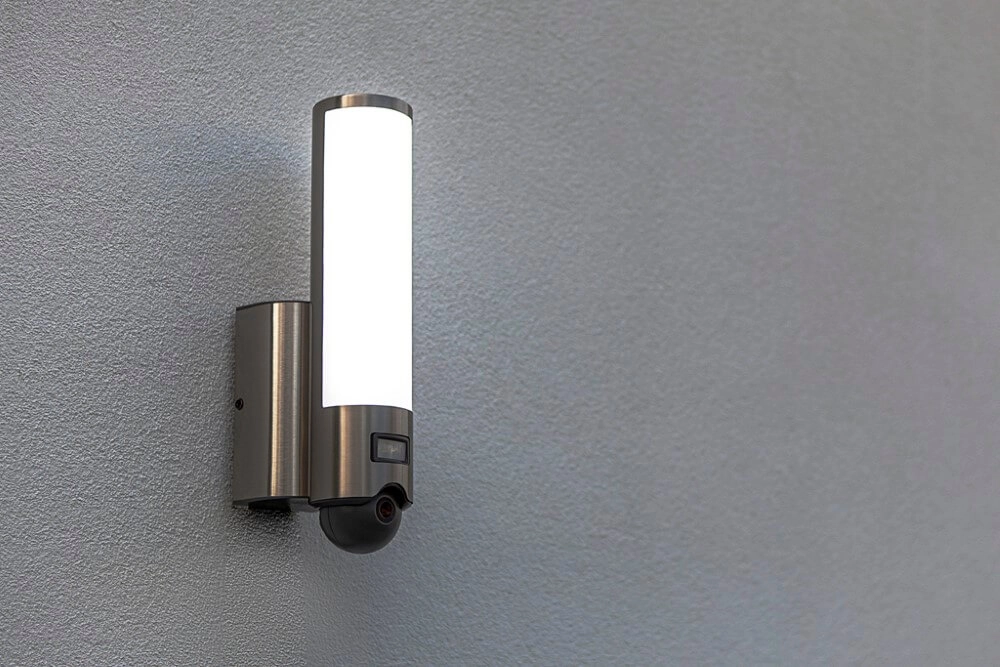 Applique Elara En acier inoxydable avec caméra Lutec 6939412014043