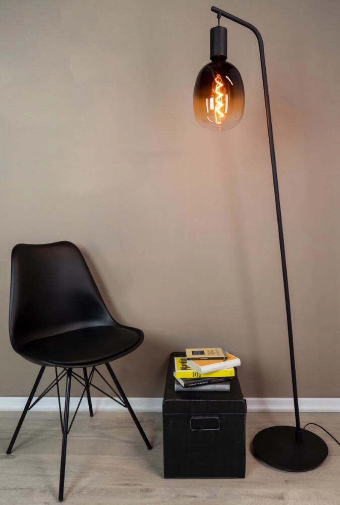 Lampe sur pied noire Cranley Lampe sur pied noire Cranley