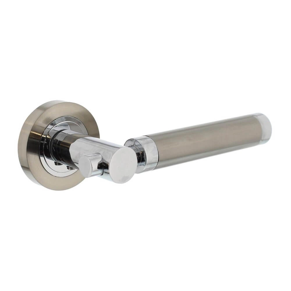 Poignée de porte classique Birgit sur rosace chrome