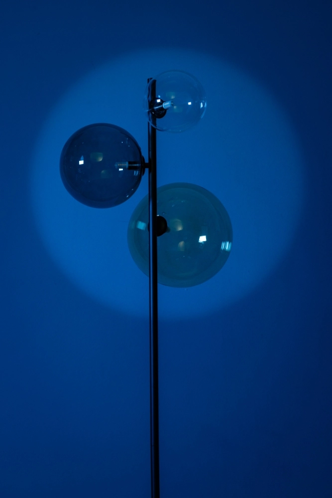 Lampe de pied en verre Shelly avec des ampoules ETH 8720195310082