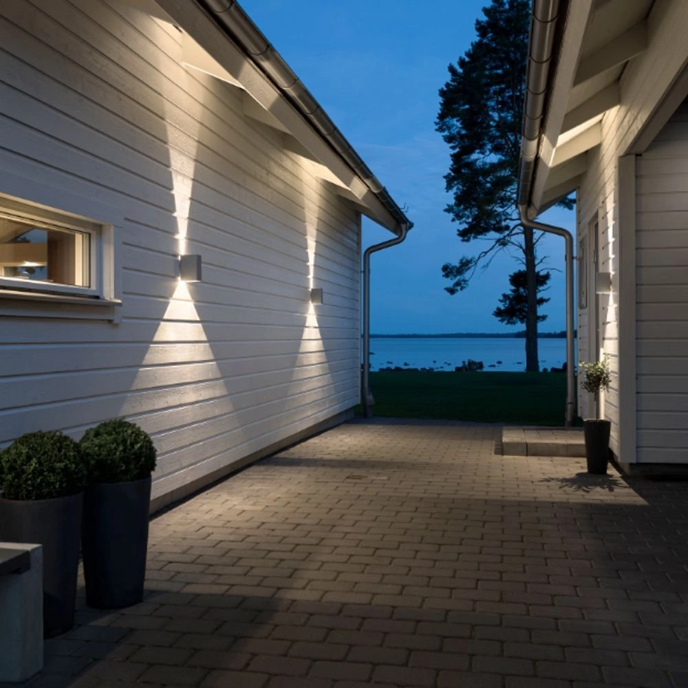 Spot mural LED Cremona Up - Down 2x3w - 3000K 17cm argent mat KonstSmide 7318307940312