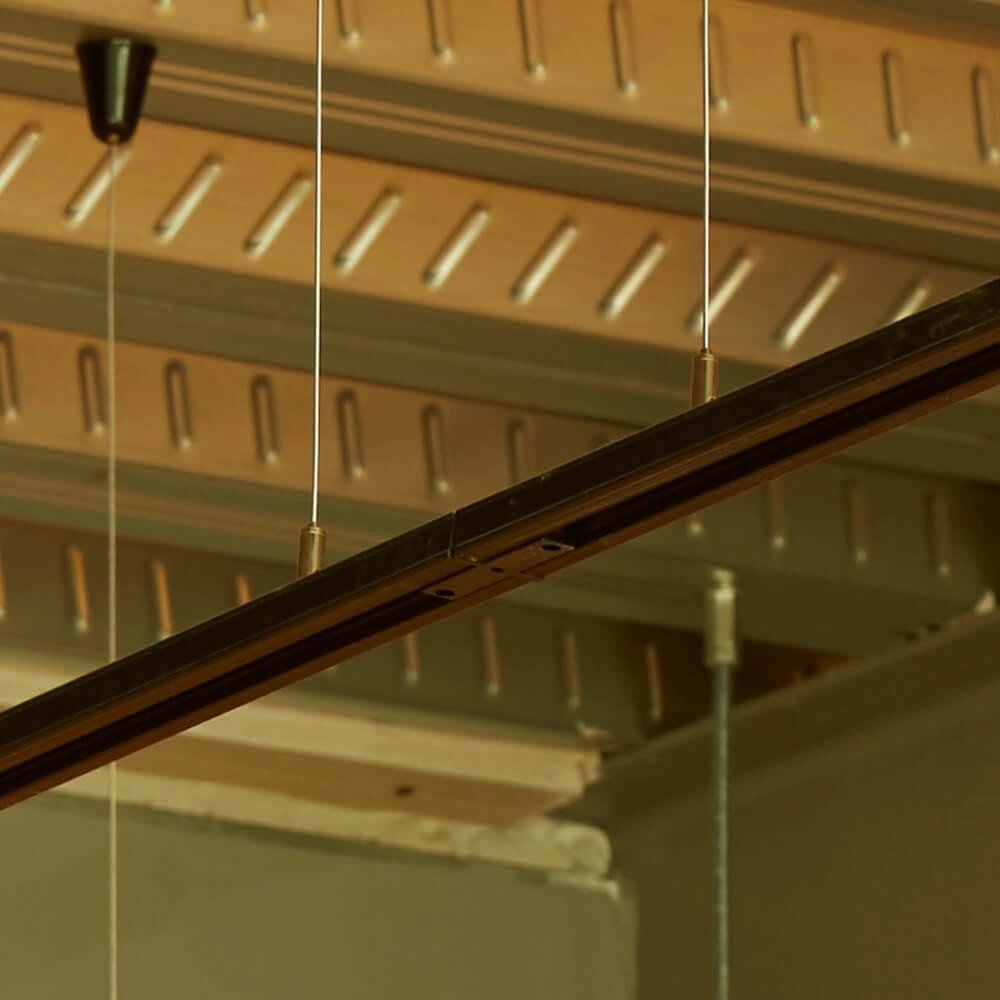 Mini menuisier TraQ blanc Lyora