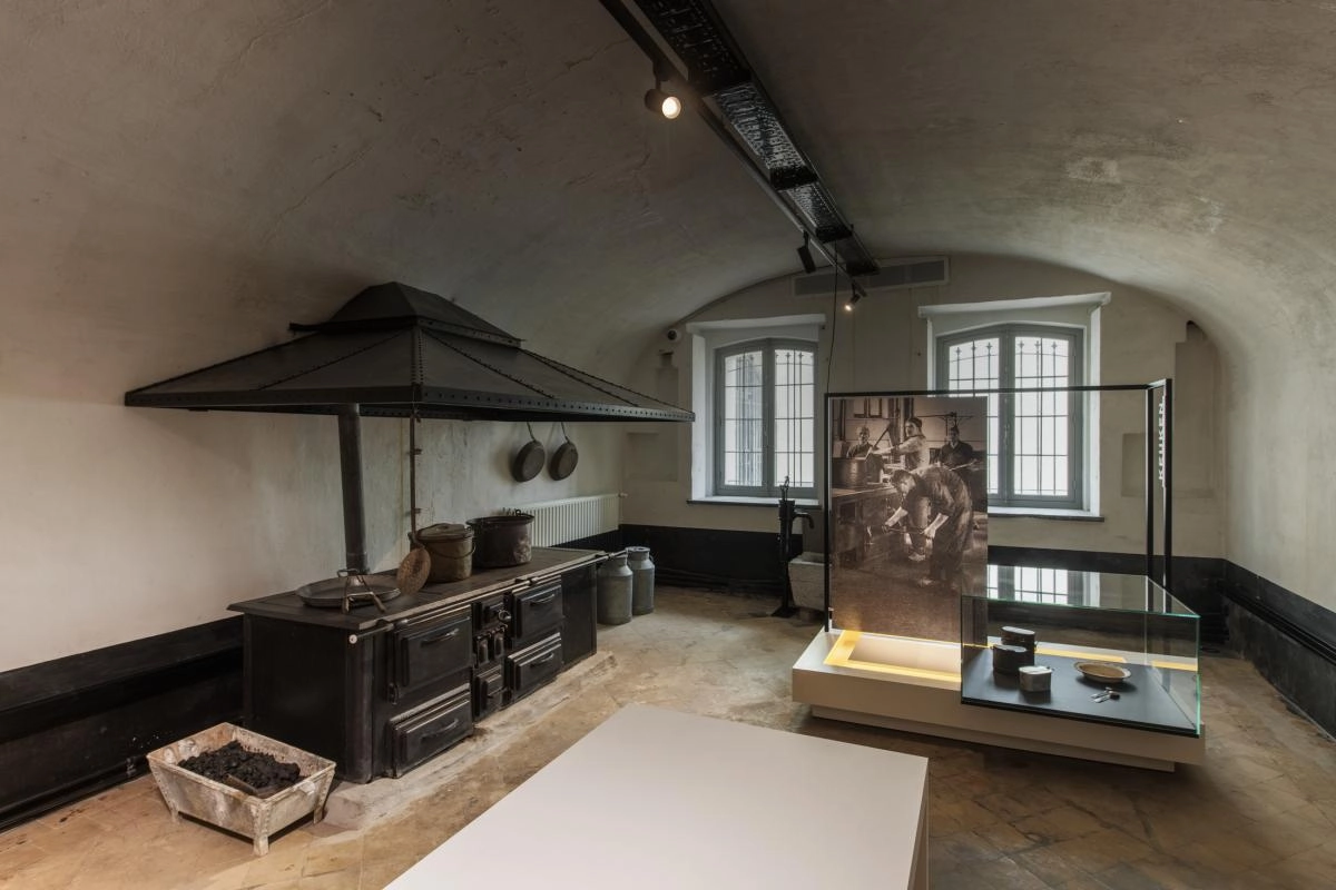 Railspot 3-phasé Numinos L noir 3000K - 24 deg SLV 4024163244244