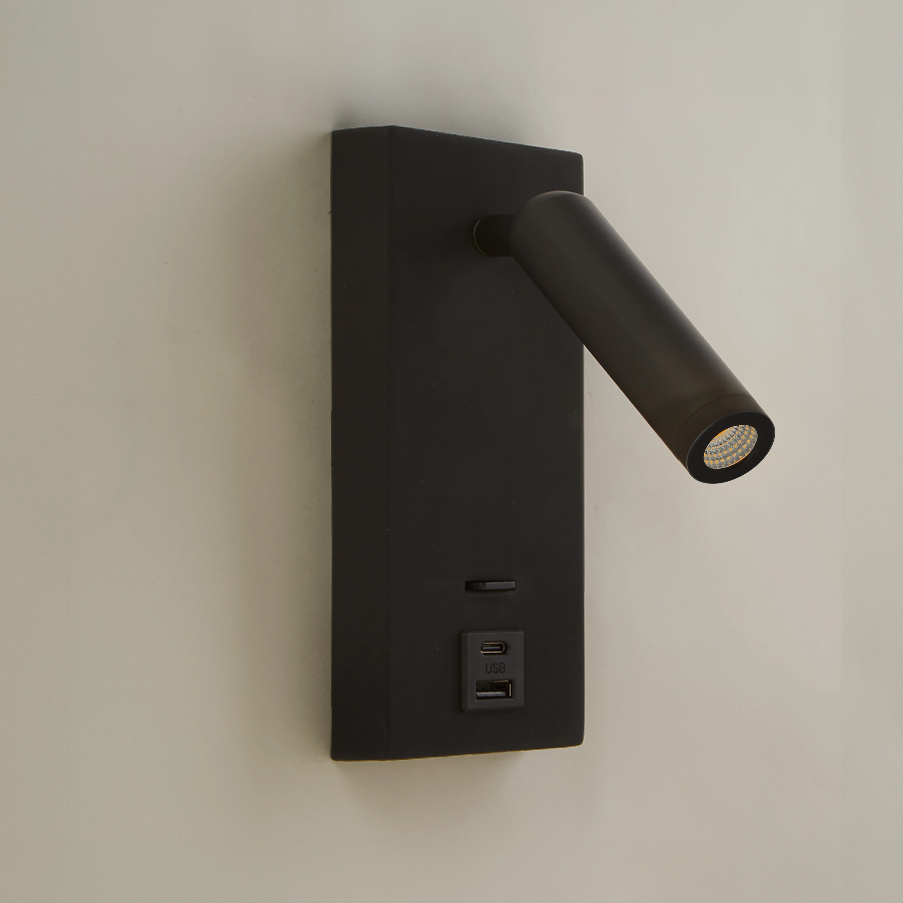 Lampe de chevet noire Marlow avec USB Lyora 5053423275857