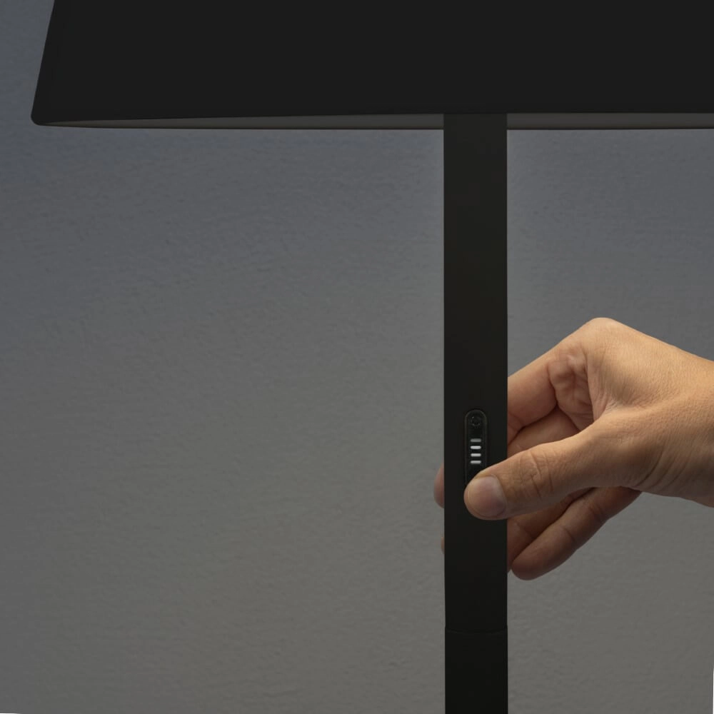 Lampe de table rechargeable pour usage extérieur Pomezia noir KonstSmide 7318307824759