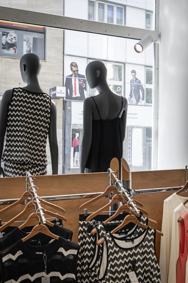 Spot en saillie Numinos L blanc/noir 3000K - 60 deg SLV 4024163244541