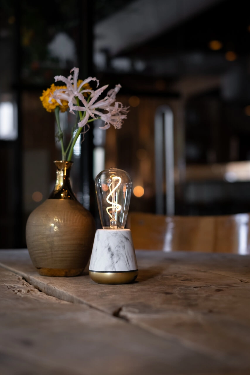 Lampe de table rechargeable One White Marble Humble 7446023294270