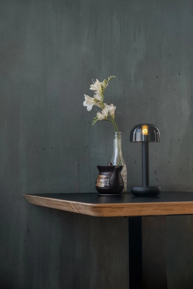 Lampe de table rechargeable Two Black Smoked Humble 7446023311373