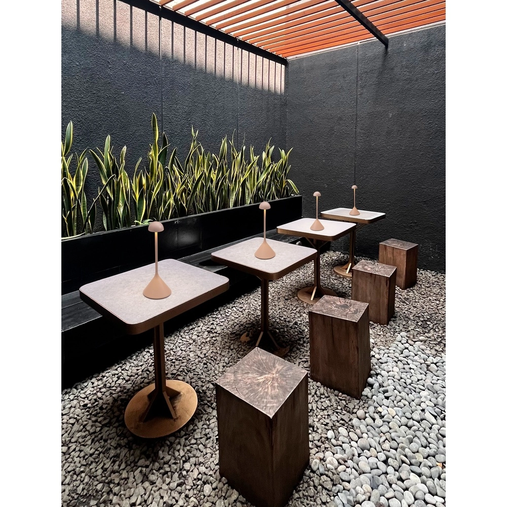 Lampe de table Dalt brun sable rechargeable par USB Lyora 5212017477064