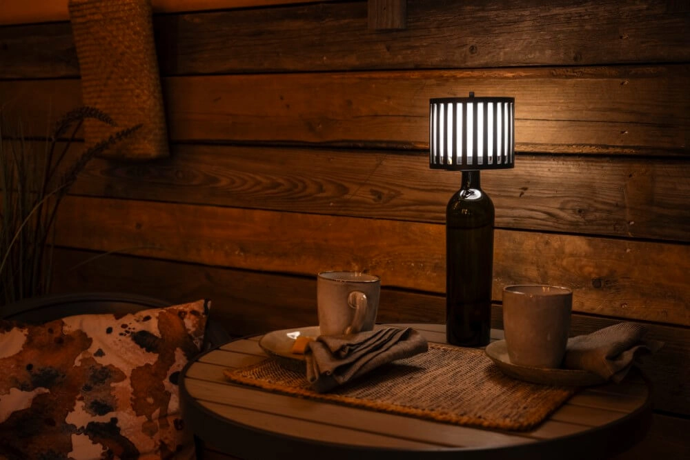 Lampe de table unique Bottle noir rechargeable KonstSmide 7318308377520