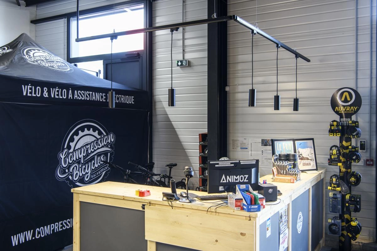 Lampe suspendue Numinos M Dali noir 3000K - 24 deg SLV 4024163246880