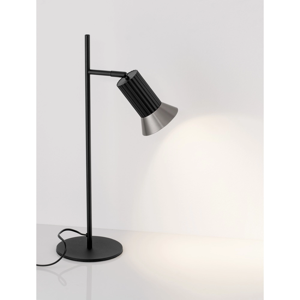 Lampe de table design Luvia noir avec bronze Lampe de table design Luvia noir avec bronze