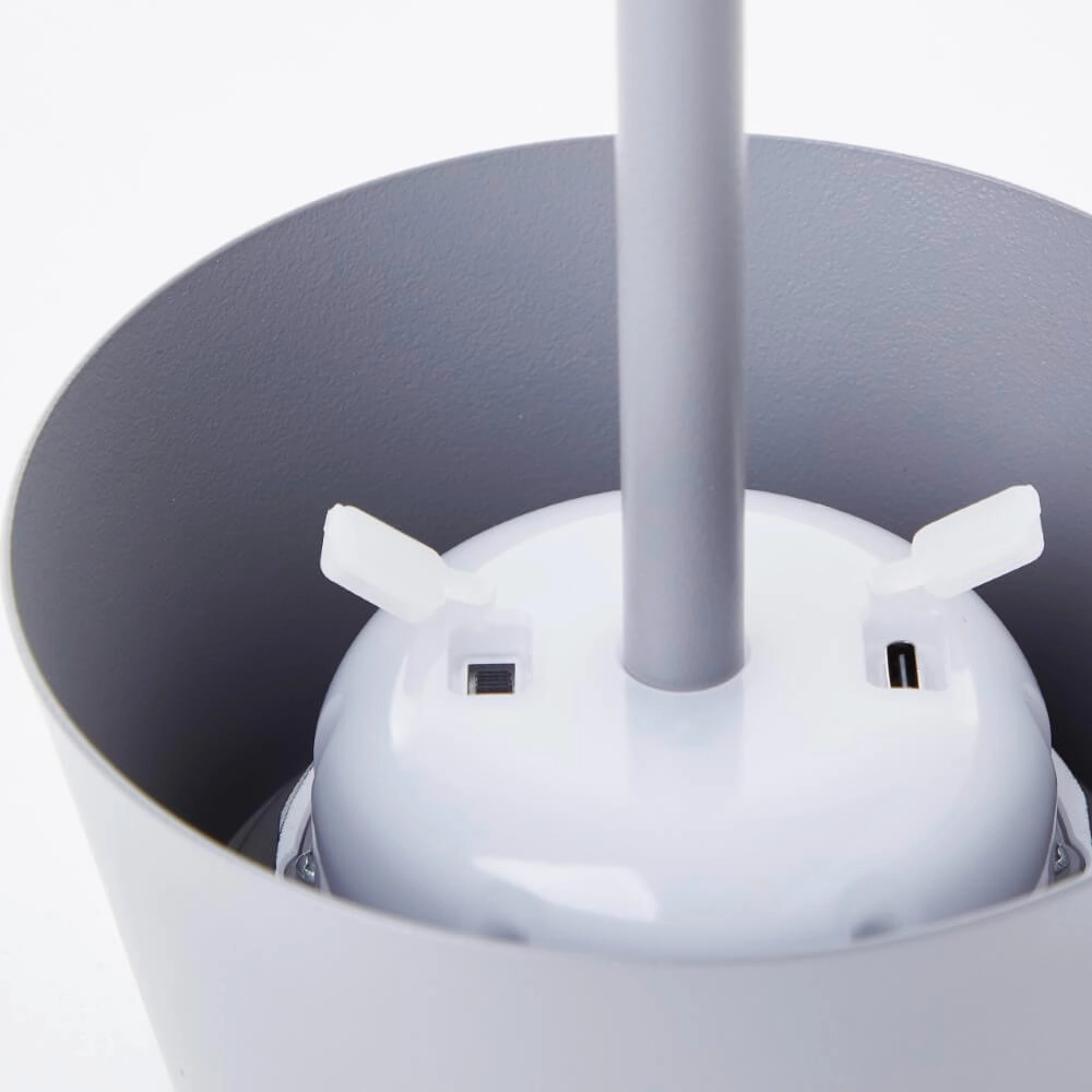 Lampe de table design grise Picco sur la batterie Brilliant 4004353437724