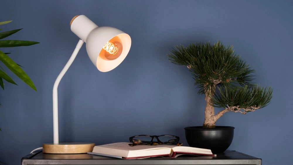 Lampe de bureau rurale Veradal blanc avec du bois Eglo 9002759988326