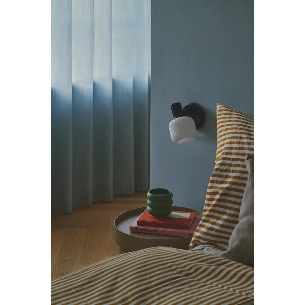 Applique murale noire Milford avec du blanc Nordlux 5704924018688