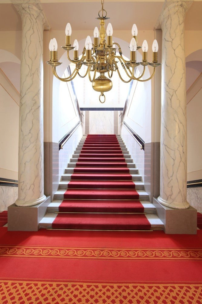 Grand lustre Flemish Searchlight 5013874159779