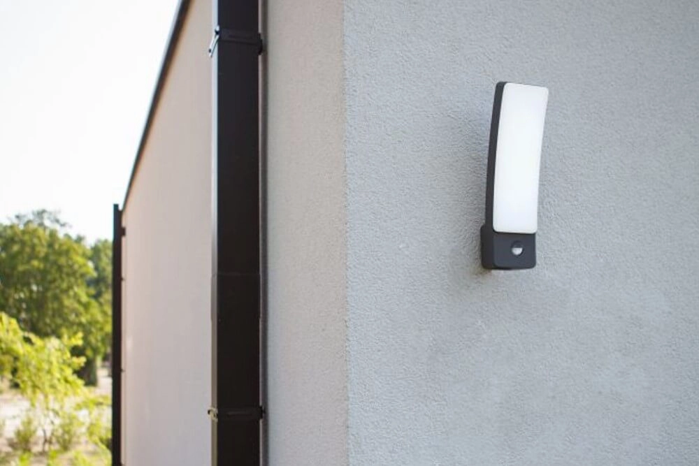 Applique unique Kira conception avec capteur Lutec 6939412010557