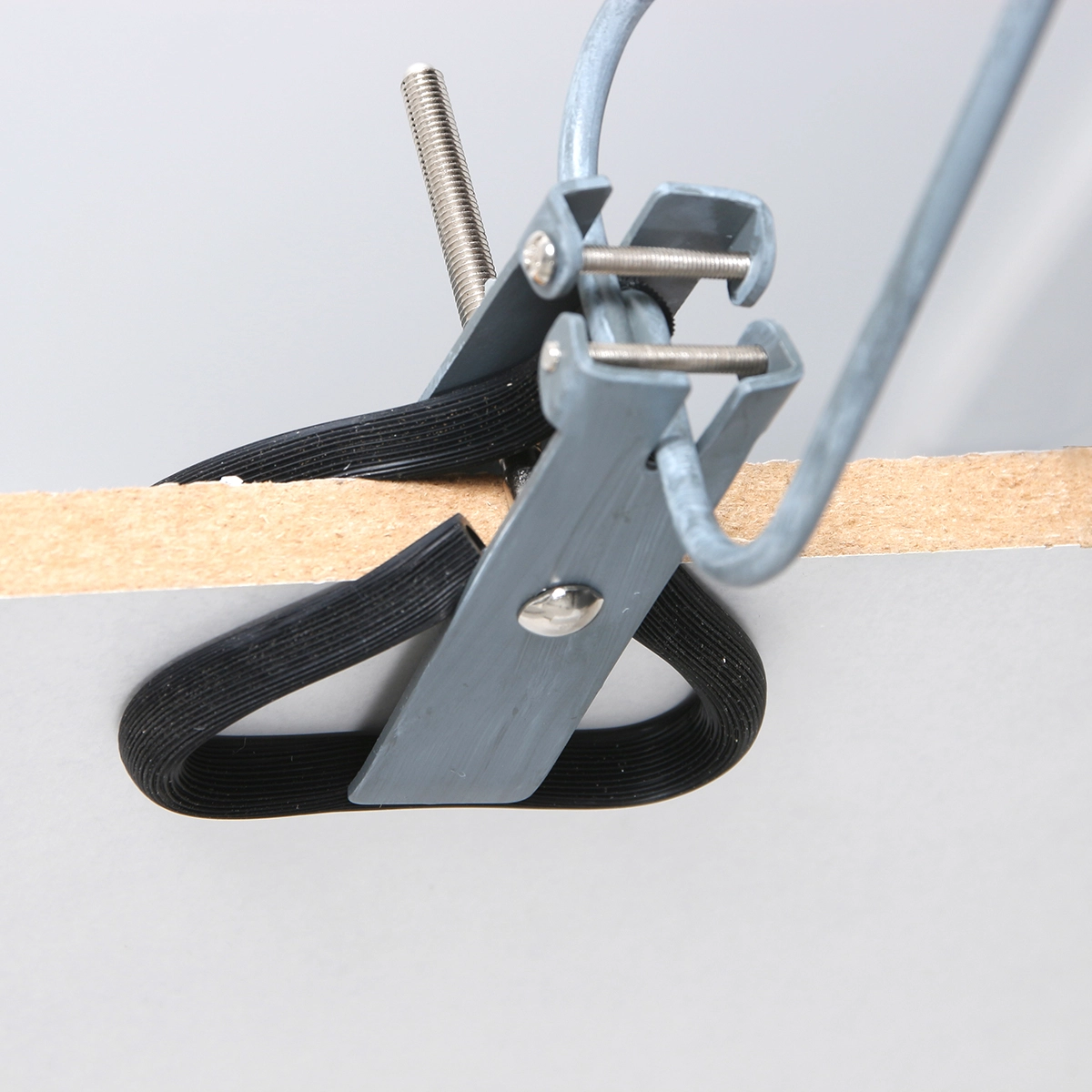 Point de serrage Gearwood gris zinc avec bois Steinhauer 8712746133776