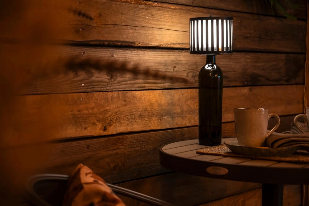 Lampe de table unique Bottle noir rechargeable KonstSmide 7318308377520